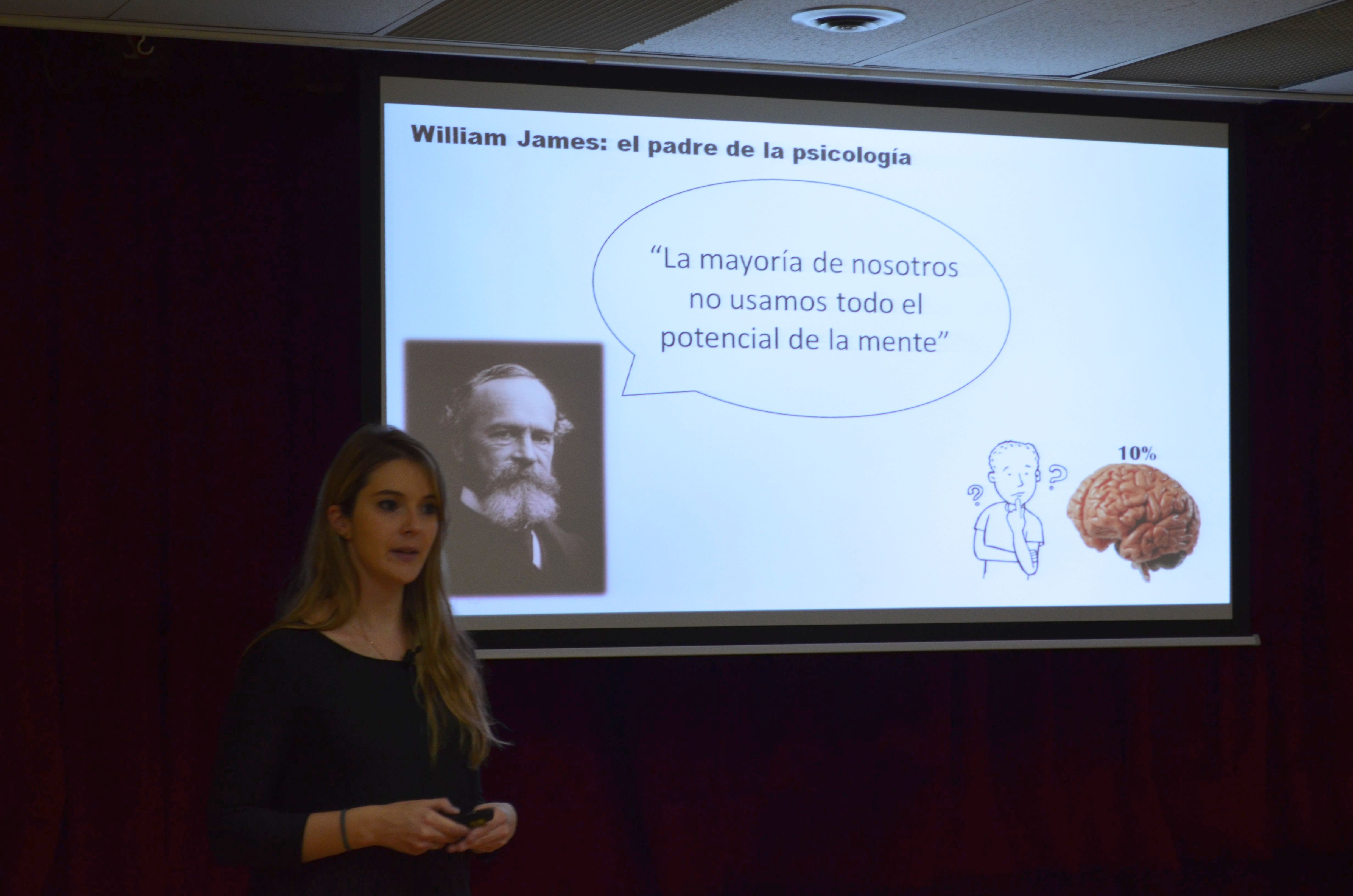 Mireia Ortega durant la seva conferència