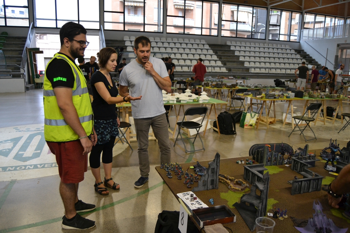 L'alcalde Carles Escolà i la regidora d'Esports Laura Benny han visitat el torneig amb el president del Waaagh Enric Montià