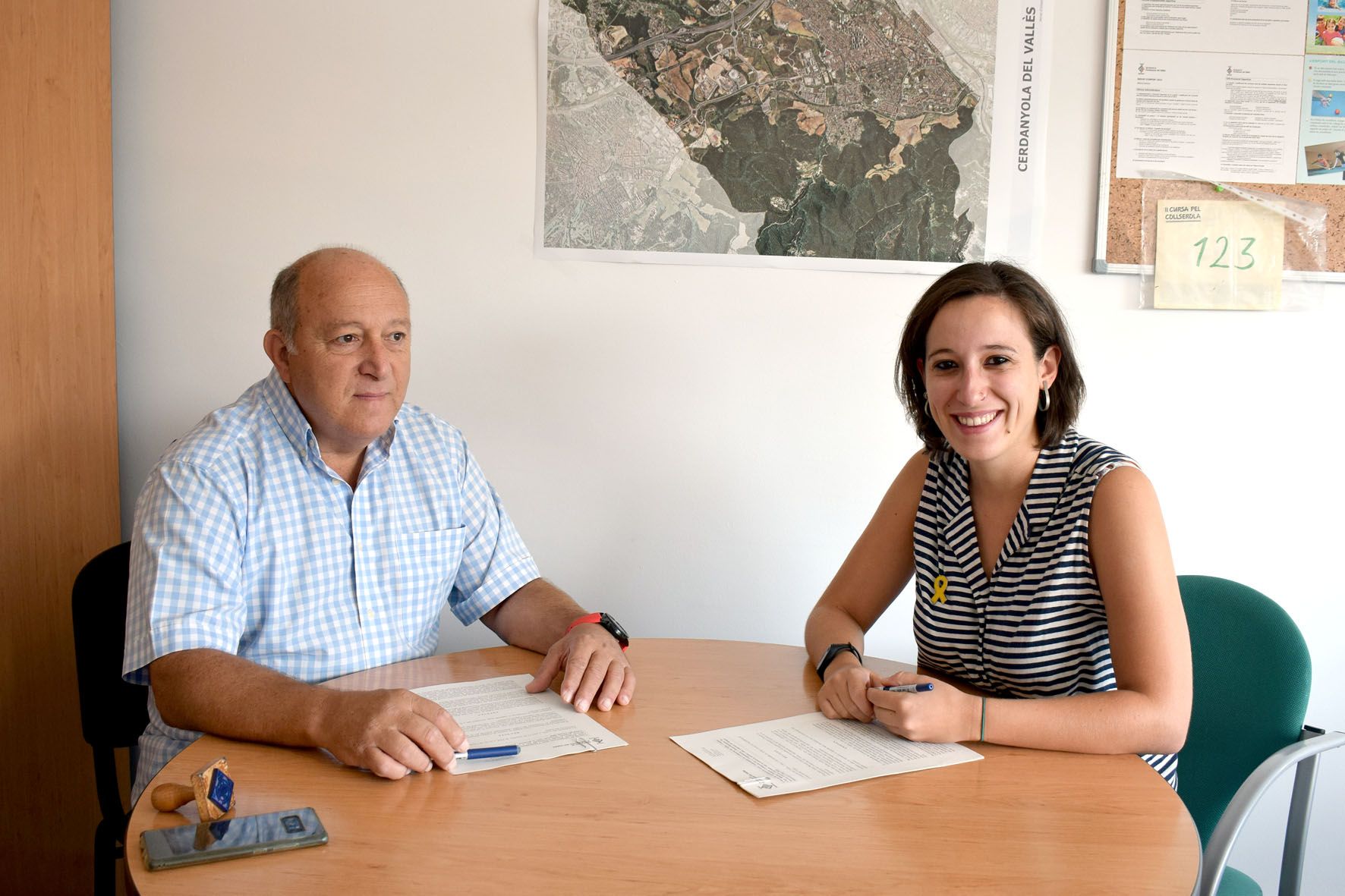 Laura Benseny i Rafael Nolla han signat el conveni de col·laboració