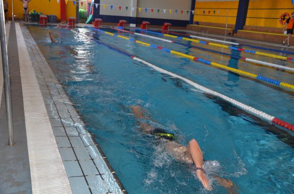 Piscina de can Xarau. Foto arxiu.