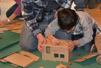 Fotografia d'arxiu d'un taller de maquetes anterior