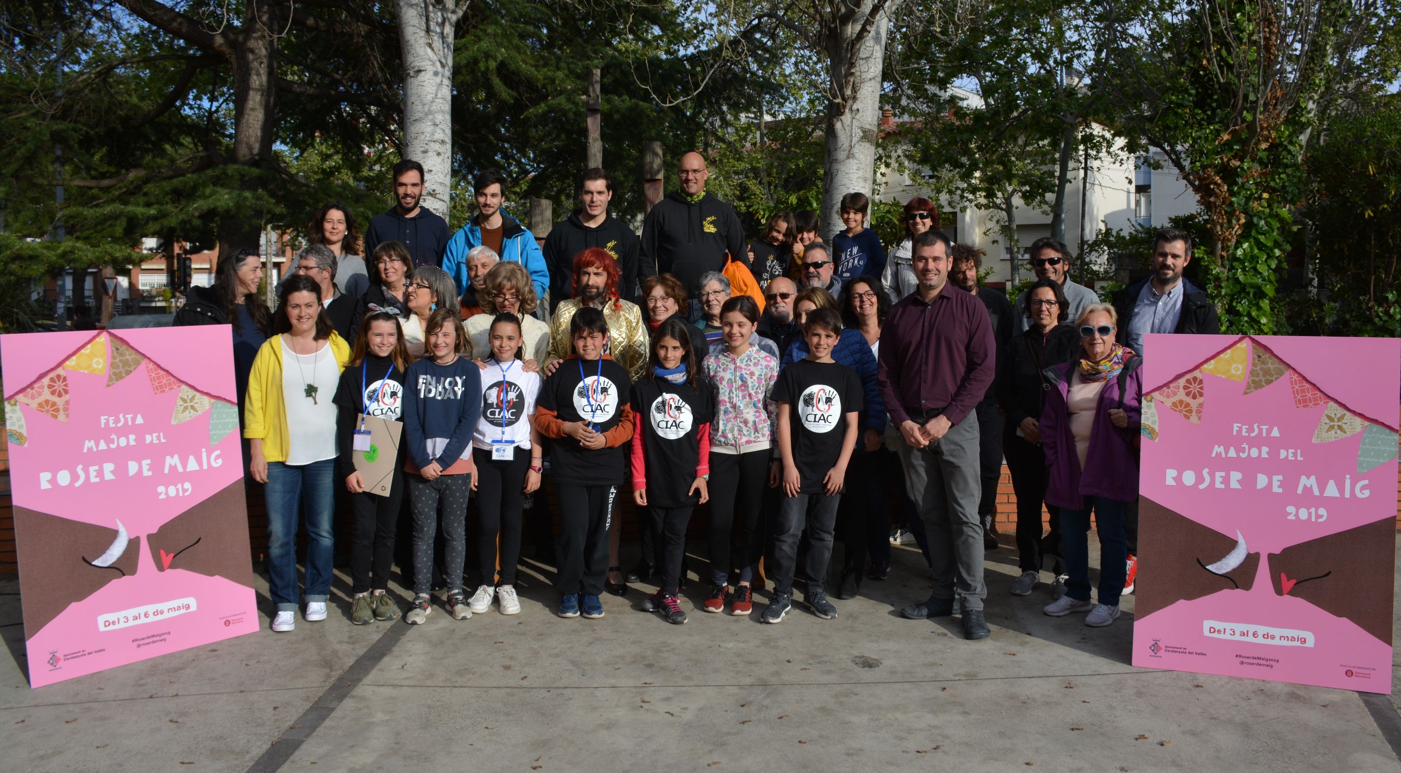 Foto de família de la presentació del Roser 2019