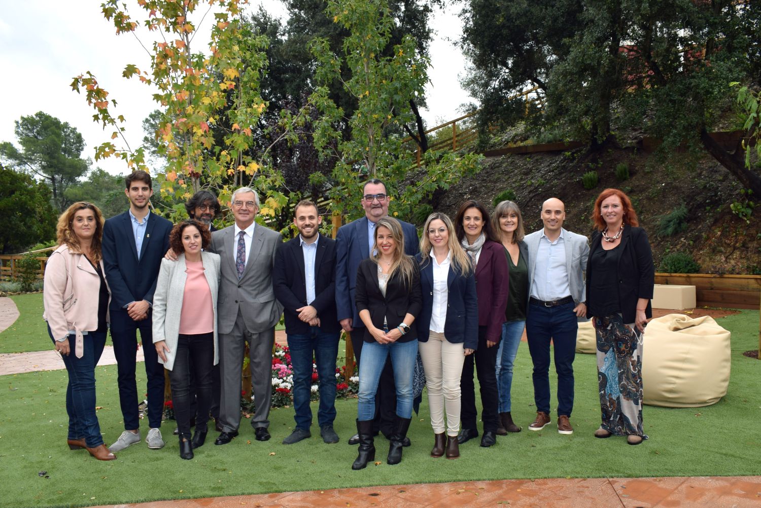 Foto de família de les persones que van participar a la visita