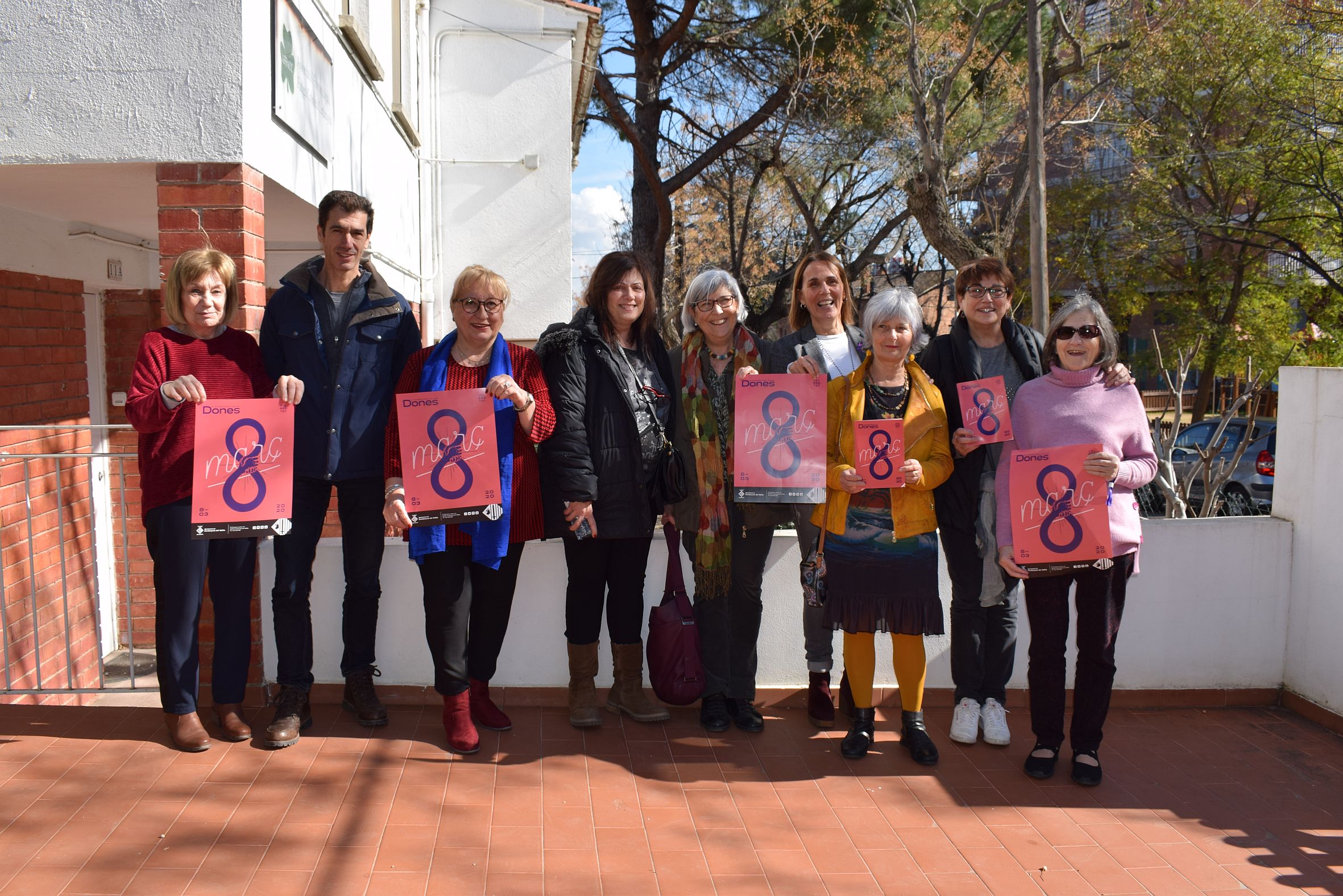 Foto de família de les persones participants a la roda de premsa