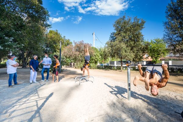 Un moment de l'obertura del parc de Cal·listènia