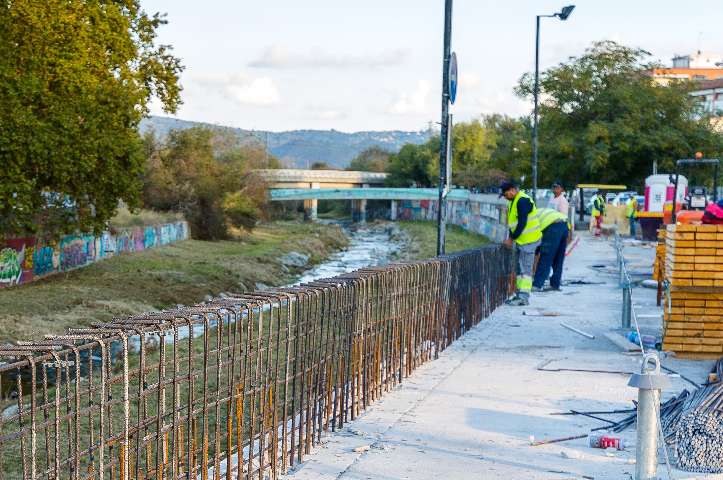 Les obres de recreixement del mur del Riu Sec serviran per evitar una possible inundació de la zona