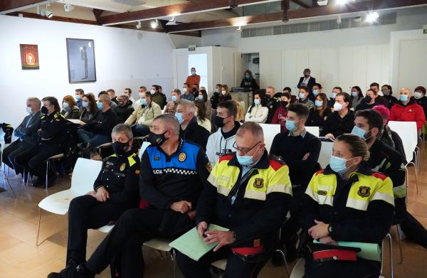 A la jornada han participat agents de diferents coses de policia local i mossos d'esquadra