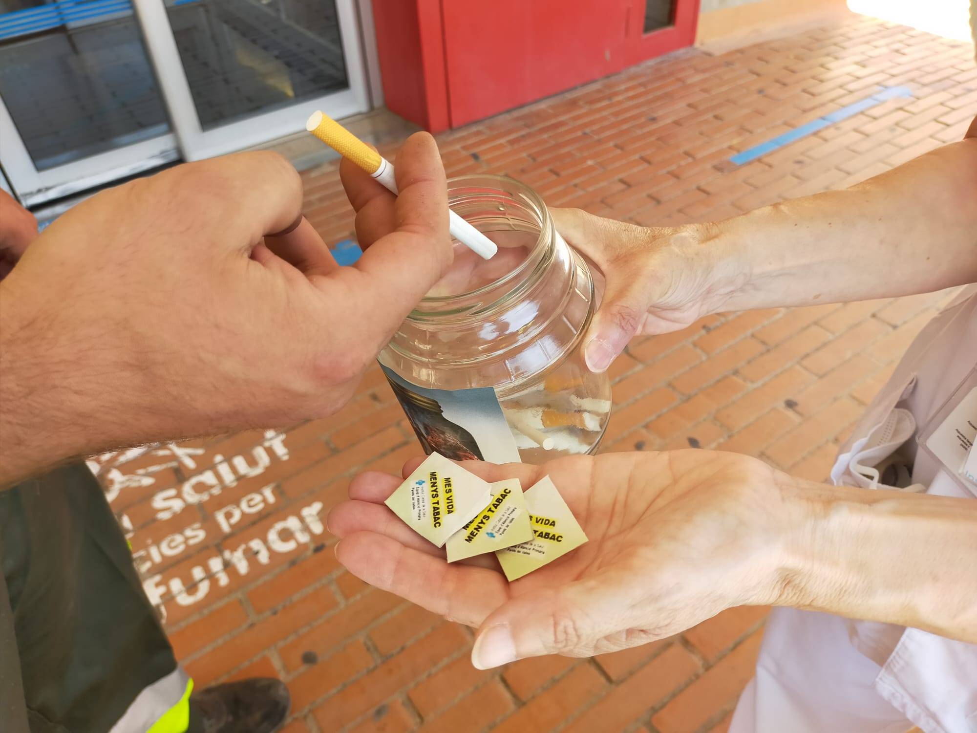  intercanvi de cigarretes per llavors, en el Dia Mundial sense Tabac de l'any passat organitzat per l'equip del CAP Parets