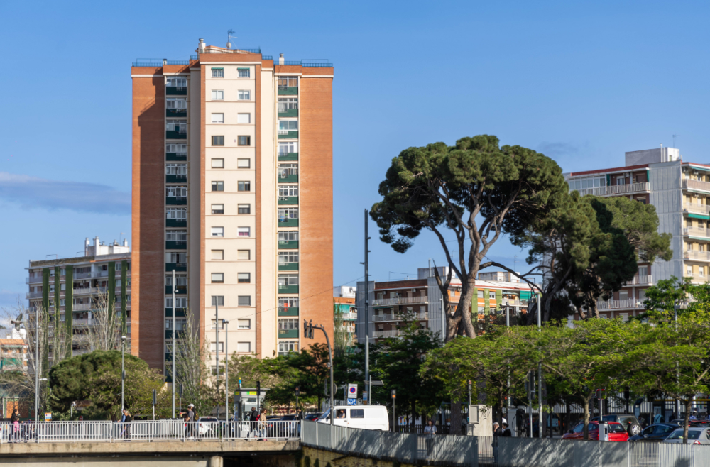 Edifici de pisos al barri de Les Fontetes