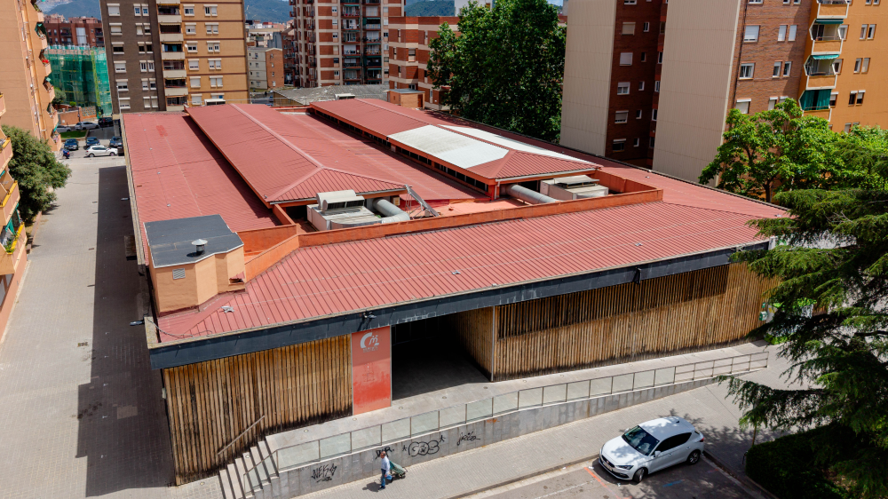 Fotografia aèria de la coberta del Mercat Serraparera