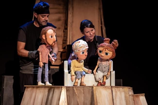 Teatre familiar 'La llàntia meravellosa' Teatre familiar 'La llàntia meravellosa'