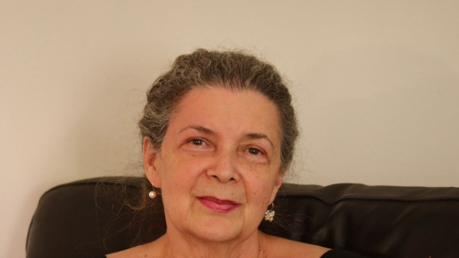 Fotografia de la lingüista estatunidenca Mary Ann Newman 