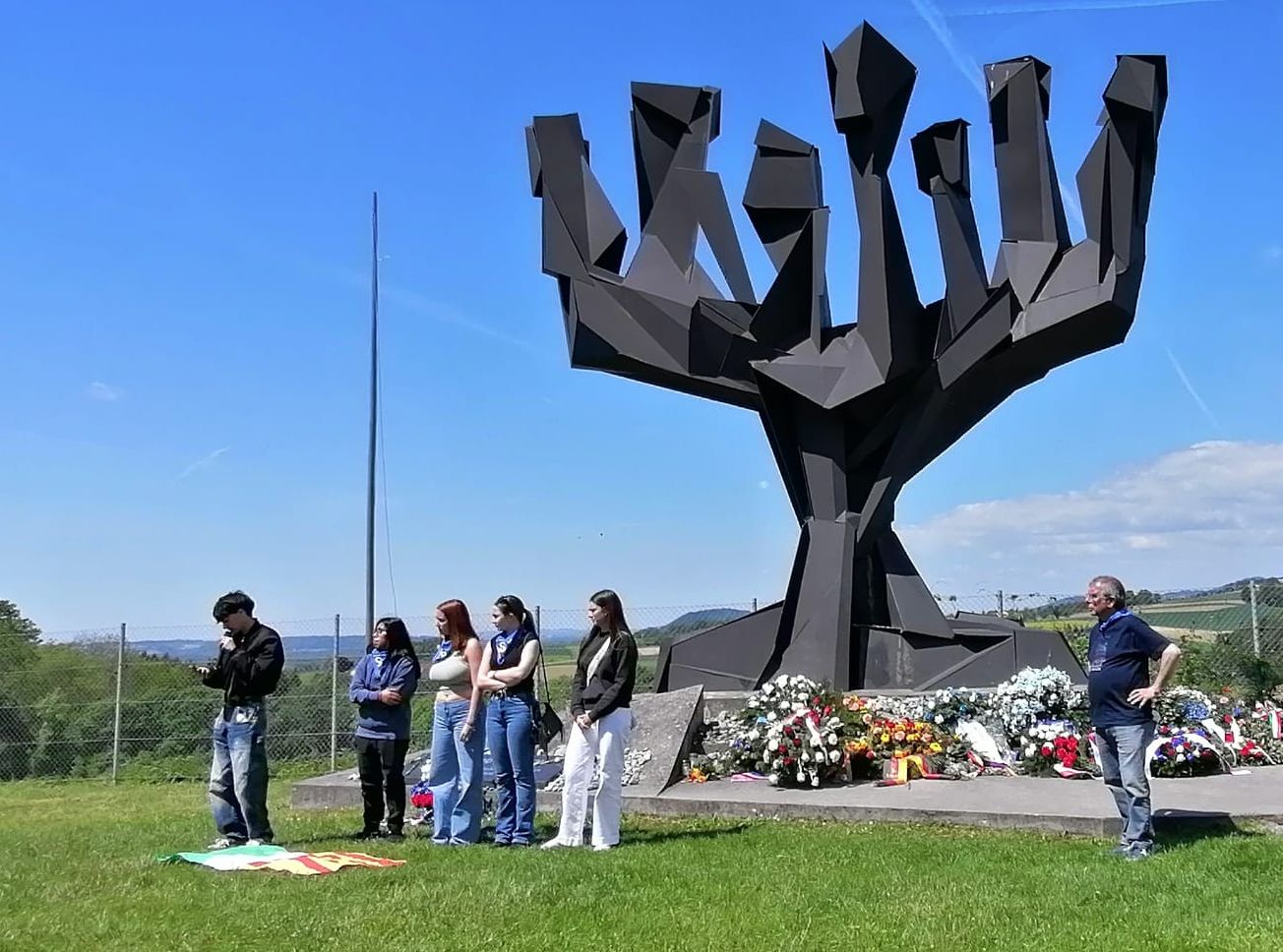 Delagació de Cerdanyola en la commemoració del 80è aniversari de l’alliberament dels camps de concentració nazis a Mauthausen