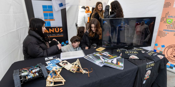 Estand de l'Institut Banús a l'edició 2023 de la Fira Cerdanyola Orienta