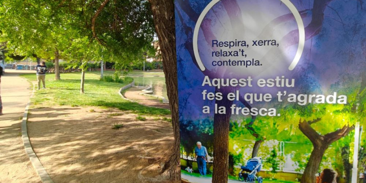 Fotografia de la presentació de la xarxa de refugis climàtics de l’Àrea Metropolitana de Barcelona 2025