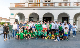 Foto de família després de la recepció (foto: Núria Puentes)