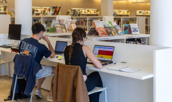 Estudiants a la Biblioteca Central