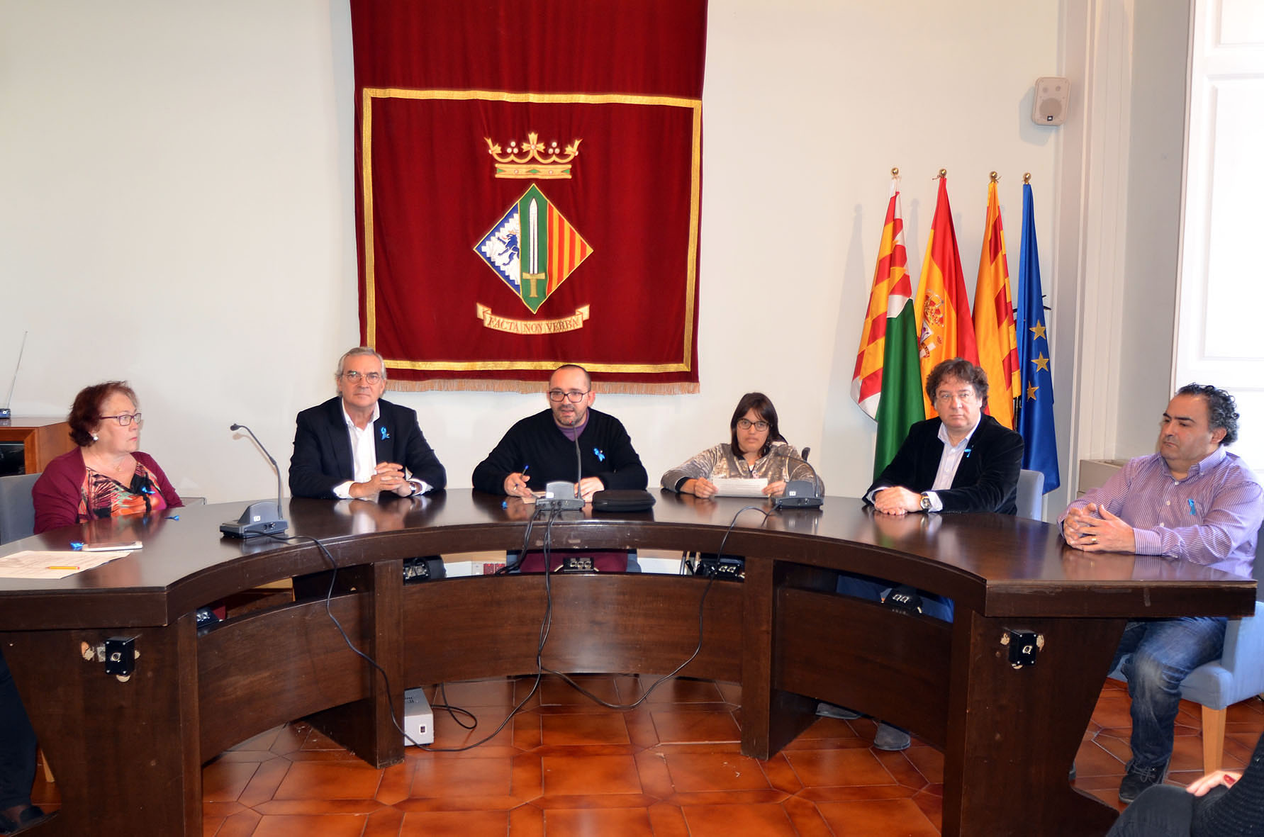 Un moment de la recepció celebrada avui a la sala de plens de l'Ajuntament