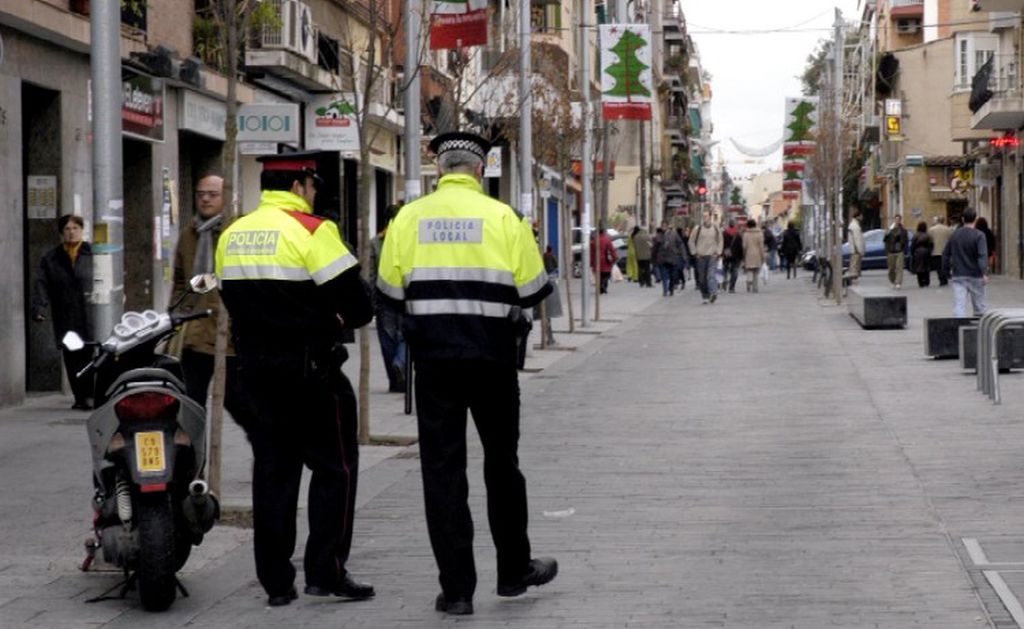 Patrulla conjunta Mossos d'Esquadra - Policia Local. Foto arxiu.