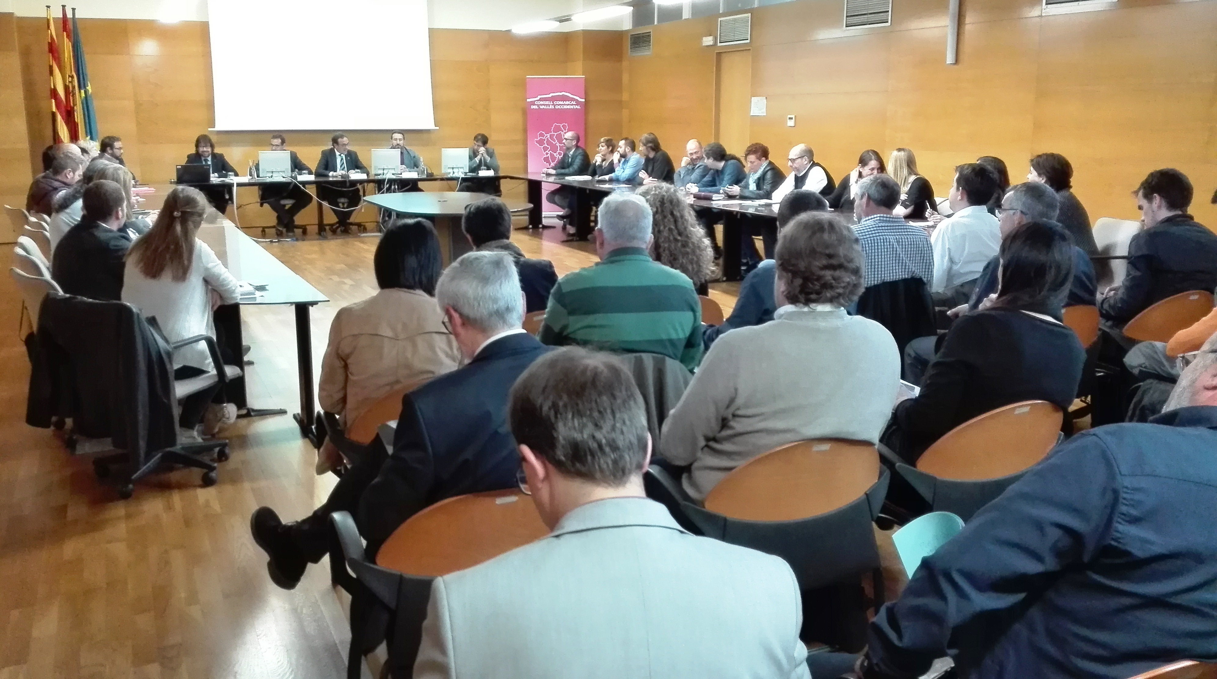 Un moment de la reunió celebrada ahir a la seu del Consell Comarcal del Vallès Occidental