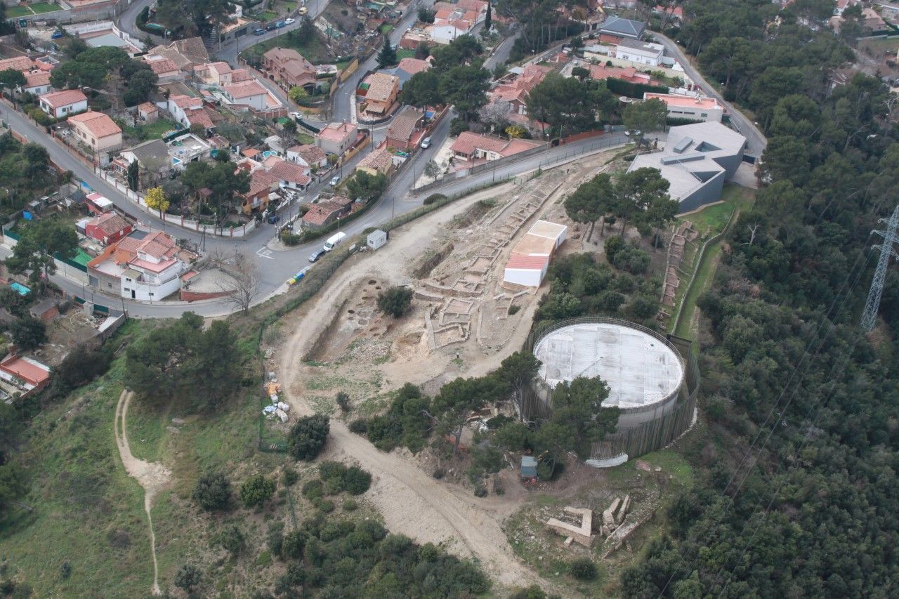 Aquest any també es compleixen 30 anys de ls excavacions al jaciment de Ca nOliver Aquest any també es compleixen 30 anys de ls excavacions al jaciment de Ca nOliver