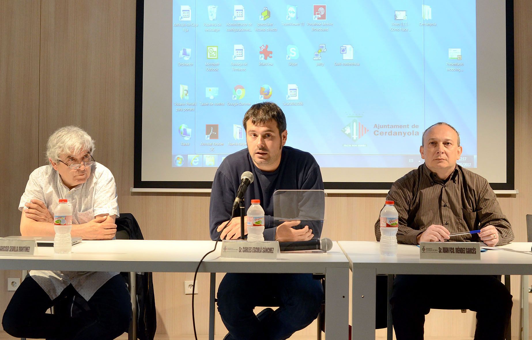 L'alcalde Carles Escolà, junt amb els ponents Narciso Sevilla i Juan Francisco Méndez
