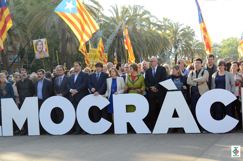 Moment de la concentració de suport. Amb la participació de Carles Escolà i Elvi Vila.