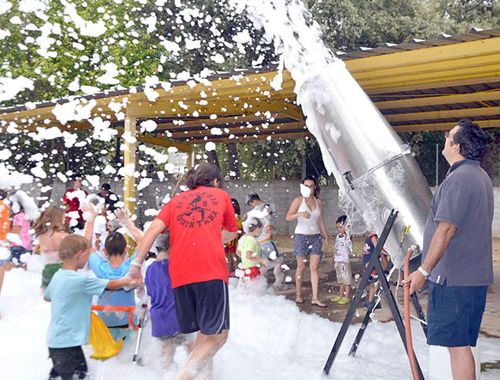 A la festa de comiat de l'any passat es va fer una festa de l'escuma