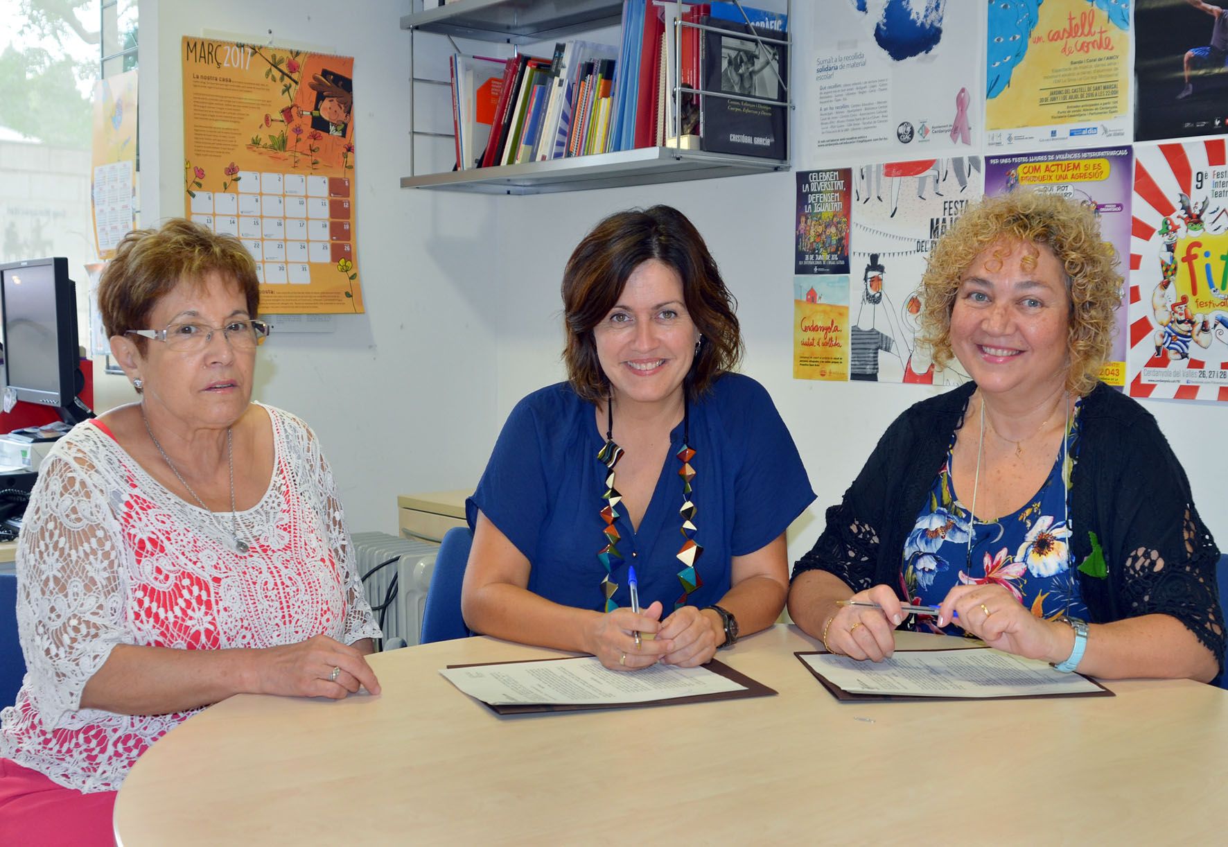Firma del conveni de l'Ajuntament amb l'Associació de Familiars Cuidadors de Malalts d'Alzheimer