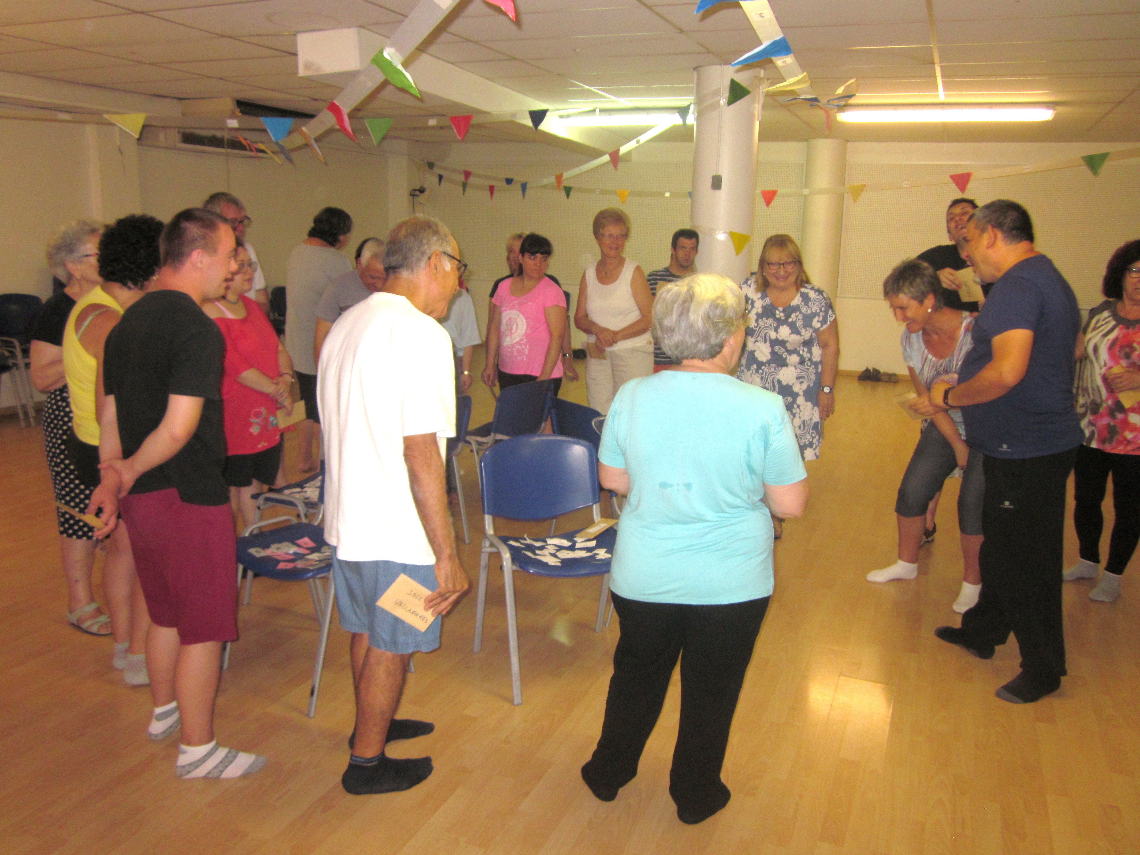 Foto d'arxiu d'un moment duna sessió del Taller de ioga inclusiu