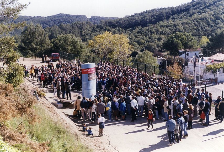 Vista de l'acte inaugural del poblat ibèric de Ca n'Oliver