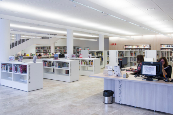 Fotografia de l'interior de la biblioteca