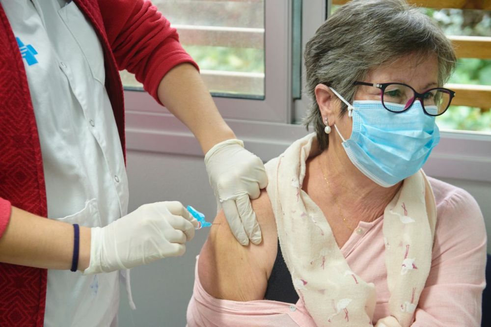 La vacunació contra la grip i la dosi de record de la COVID segueix el seu curs