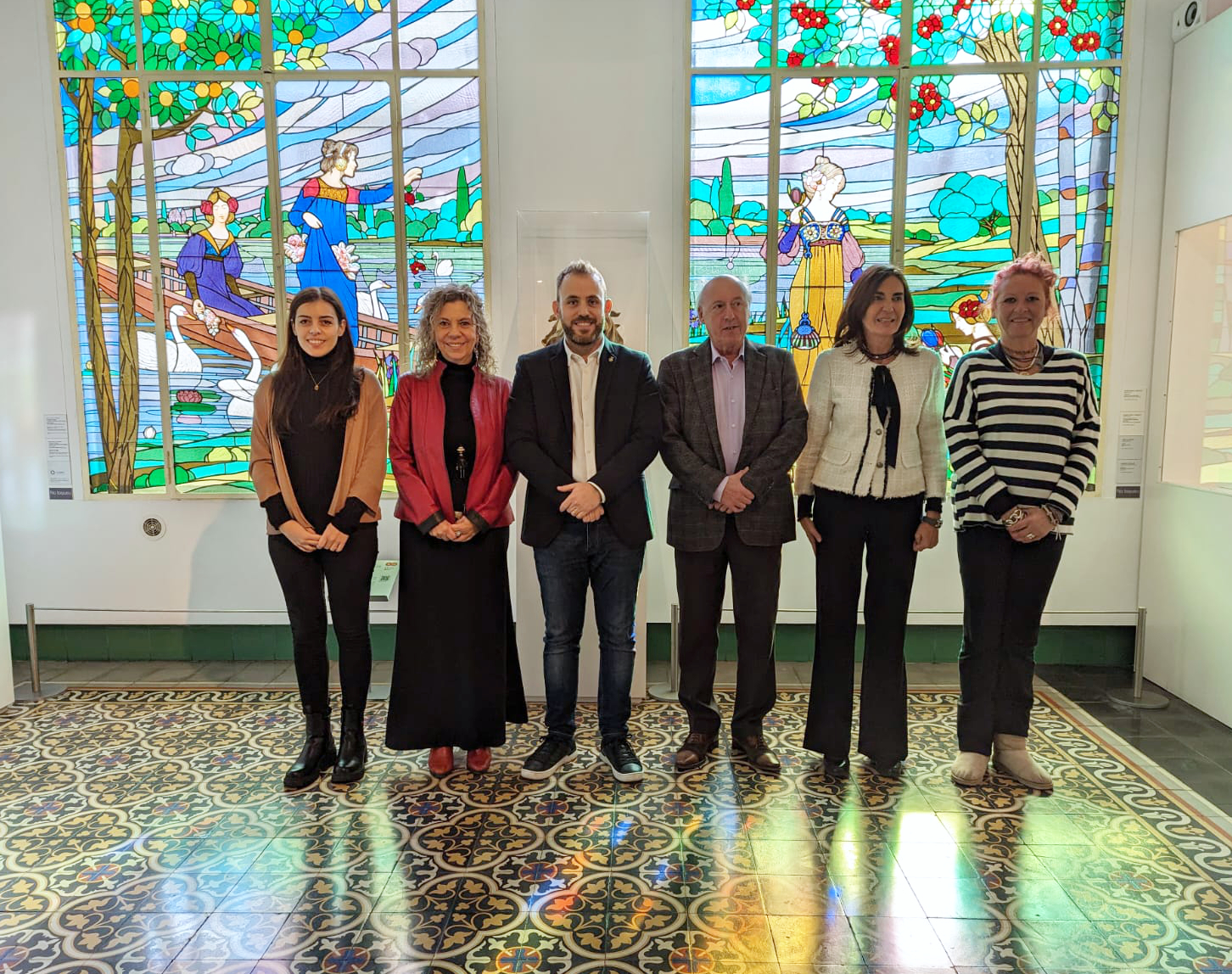 foto participants en l'acte de presentació