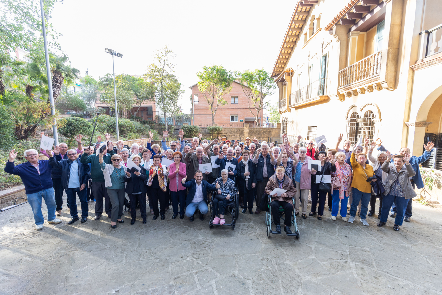 foto de grup de les persones que fan 80 anys