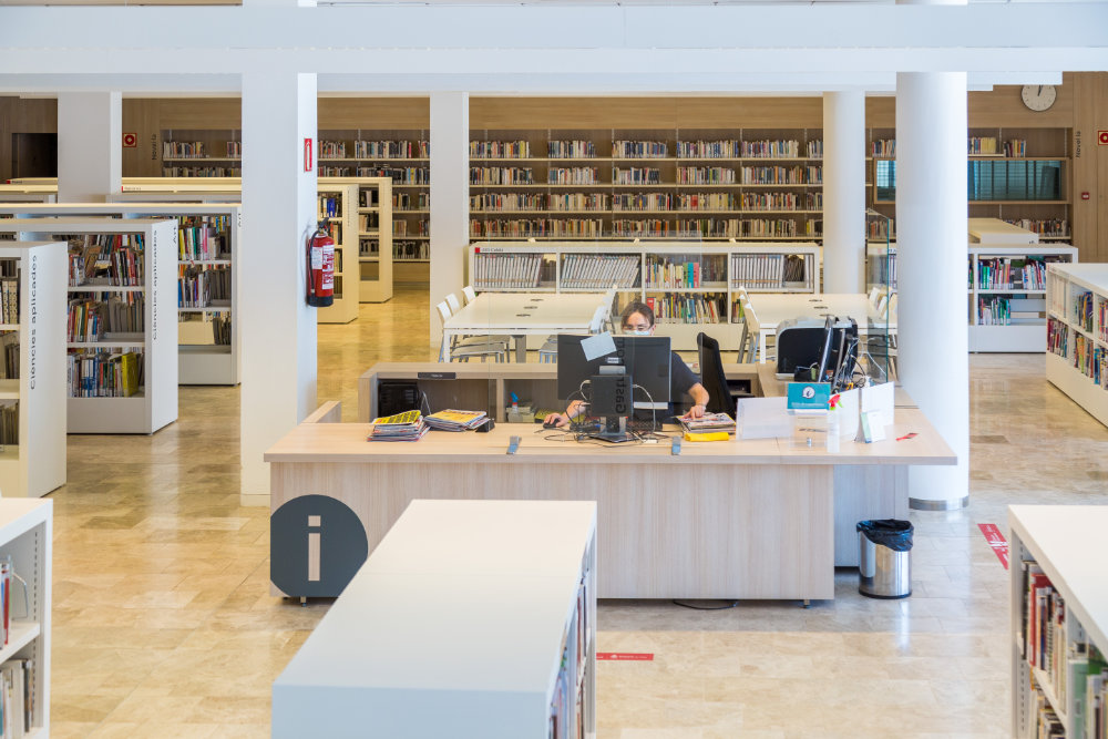 Foto interior Biblioteca Central Cerdanyola