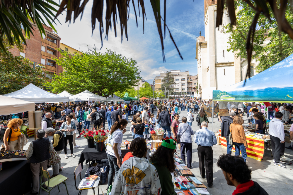 Obert el termini per demanar parades de flors i llibres per Sant Jordi 2024