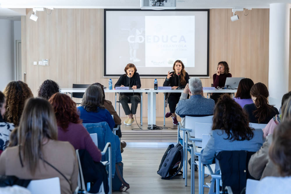 moment de la presentació del projecte de Coeducació