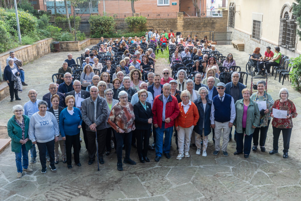 foto de grup de les persones que fan 80 anys