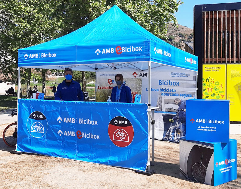 carpa informativa del servei e-Bicibox Foto: @ambmobilitat BiciBox carpa informativa del servei e-Bicibox Foto: @ambmobilitat BiciBox