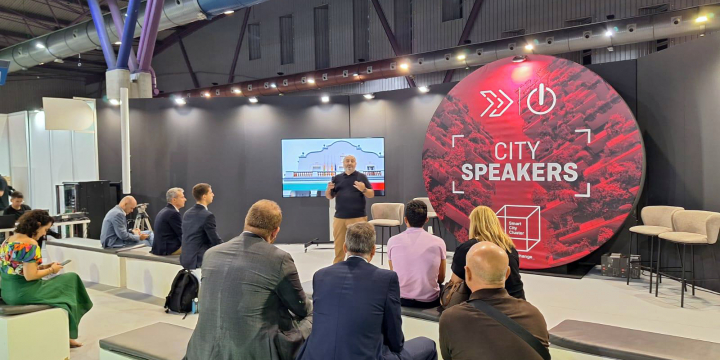 Moment de la presentació de Cerdanyola al City Speakers