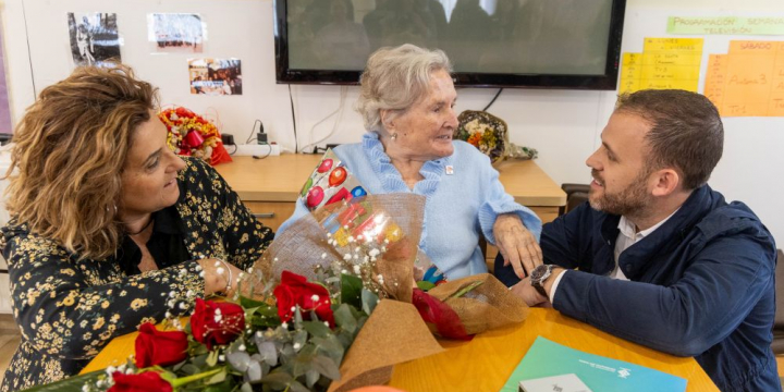 Homenatge a la centenària Gloria Escobosa Mirete