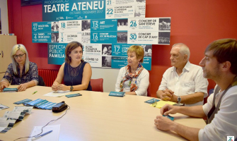 Imma Gamo, elvi Vila, Rosa Maria Soler, Jordi Mena i Raül Llopart (d'esquerra a dreta) durant la presentació