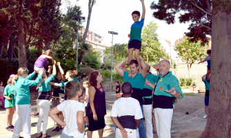 L'alcalde Carles Escolà fent de pilaner