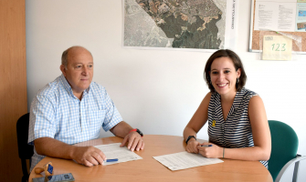 Laura Benseny i Rafael Nolla han signat el conveni de col·laboració