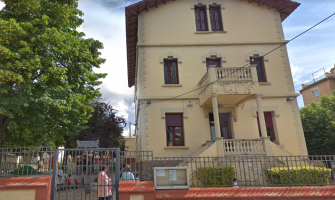 Un dels edificis de l'Escola Municipal La Sínia