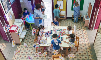 Moment quotidià en educació infantil de l'escola La Sínia