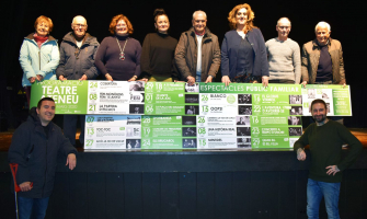 Fotografia amb les persones representants de les entitats que participen en la programació