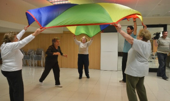 Moment d'un taller organitzat per l'ACFA adreçat a persones amb Alzheimer