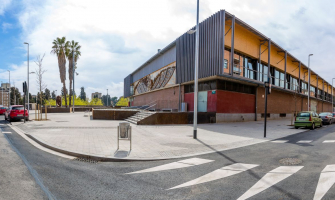 Plaça reurbanitzada entre carrer Santa Anna i Camèlies